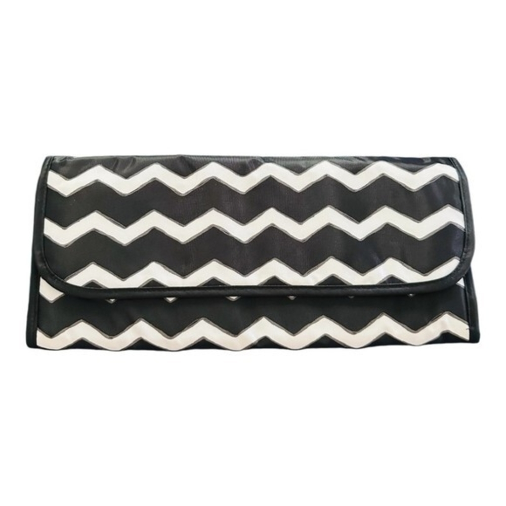 Thirty-One Thermal Tote Black White Chevron Flat Pouch Nylon Lunch Bag New - Picture 2 of 6